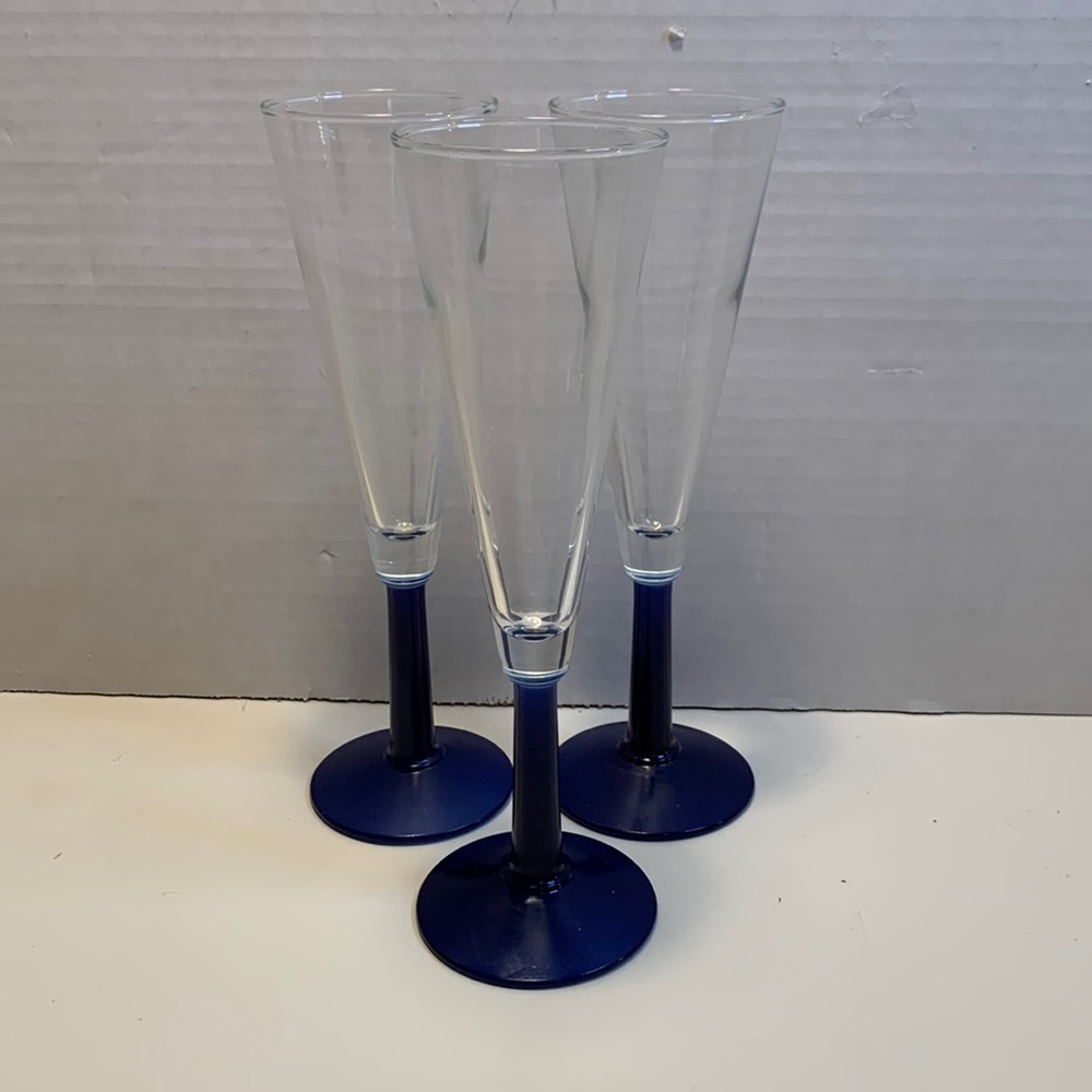 MCM drinkware cobalt Blue stemmed fluted champagne glasses set of 3